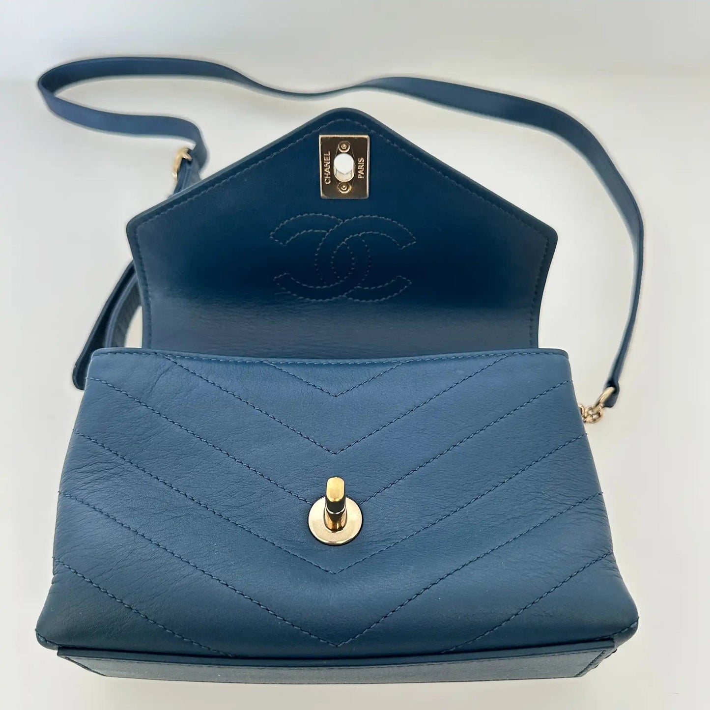 Chanel Chevron Coco Waist Bag blau / sehr gut Echtheitscheck