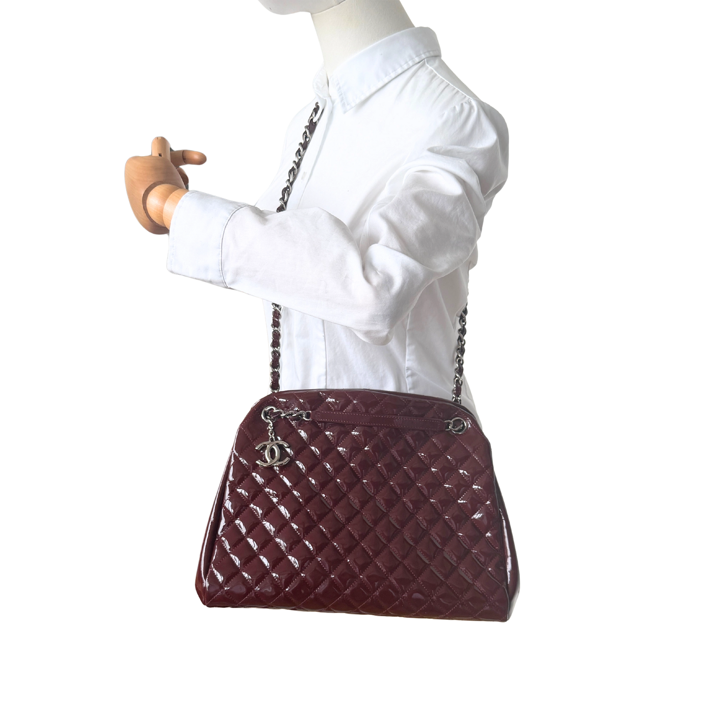 Chanel Mademoiselle Medium Schultertasche Lackleder Bordeaux / sehr gut Chanel
