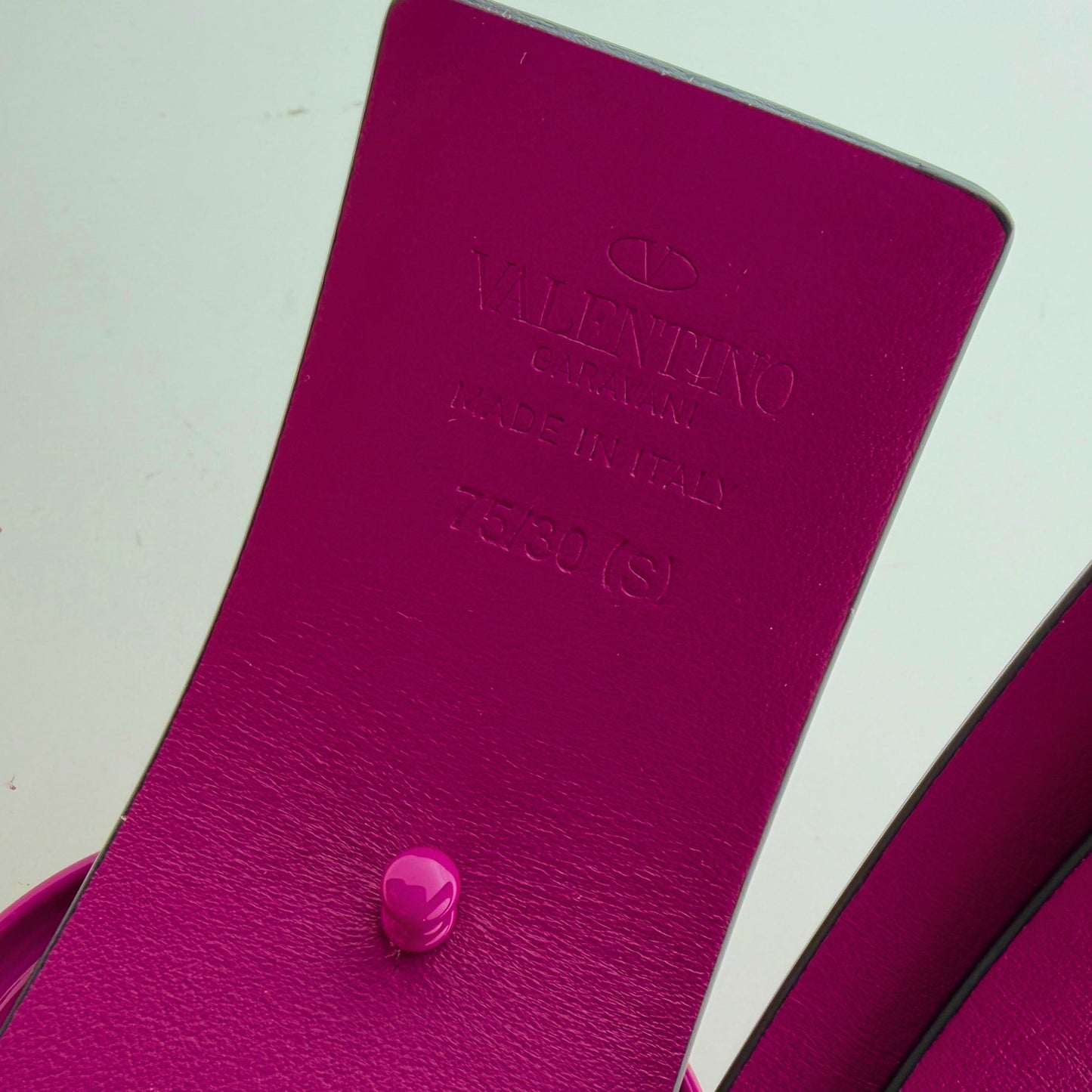 Valentino Garavani VLogo Gürtel aus Leder 75cm Lederschnalle fuchsia / neuwertig Valentino