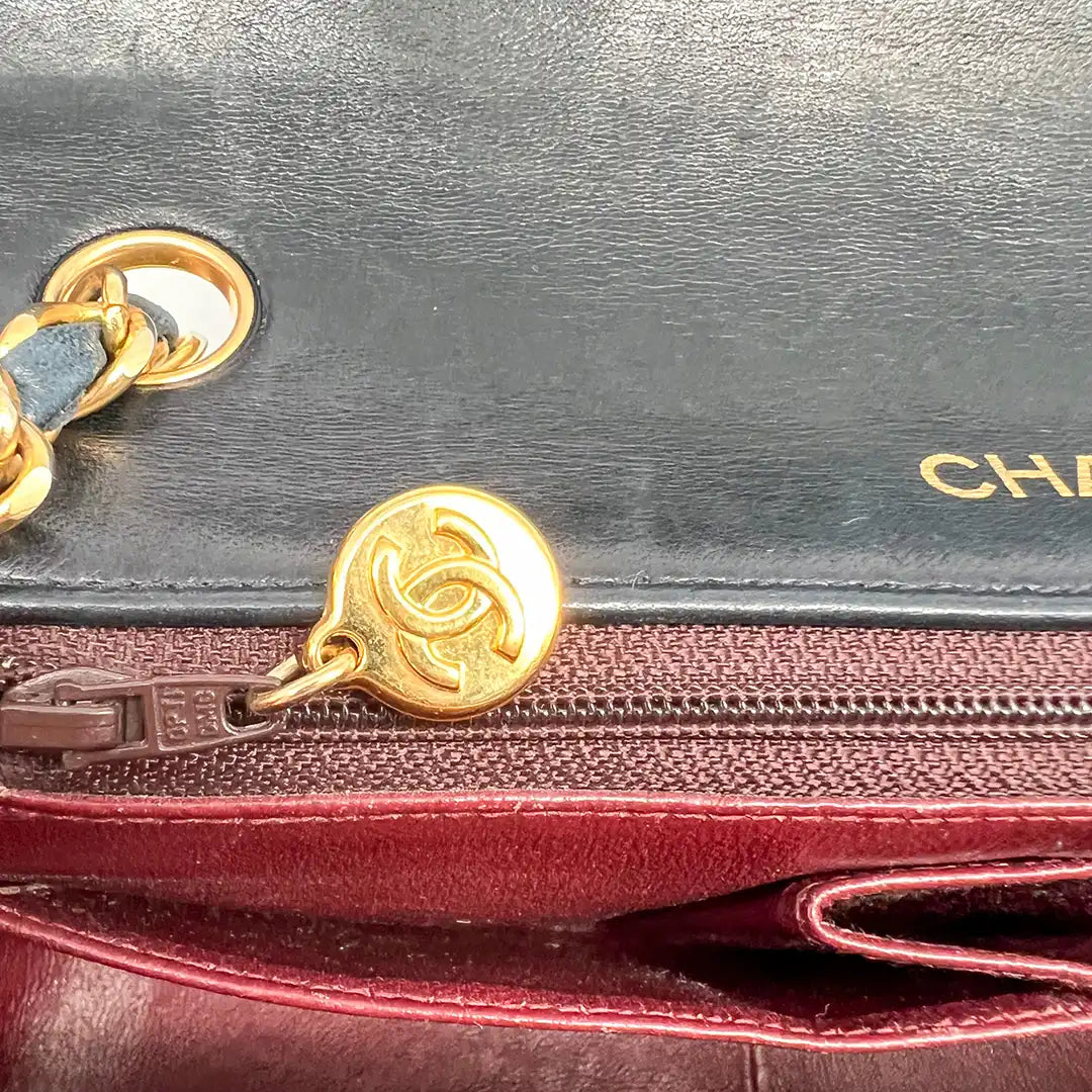 Chanel Timeless Single Flap Small dunkelblaues Lammleder / gut Produkt