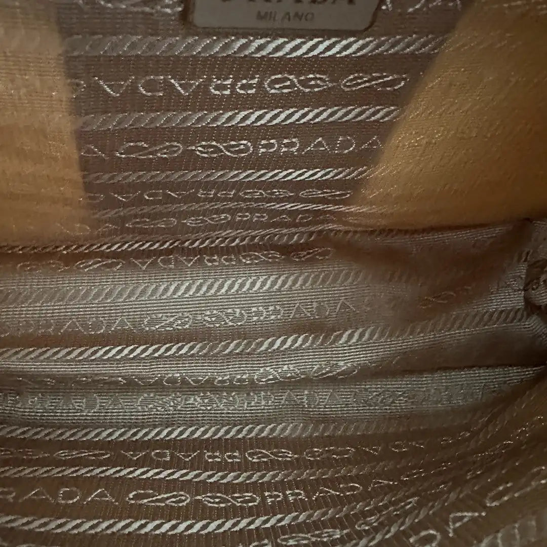 Prada Re-Edition 2000 Mini Bag aus Re-Nylon beige / sehr gut Prada