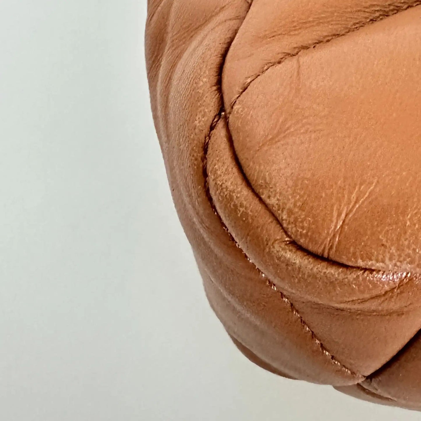 Chanel 19 Flap Bag Medium Tasche glänzendes Lammleder Caramel / sehr gut Chanel