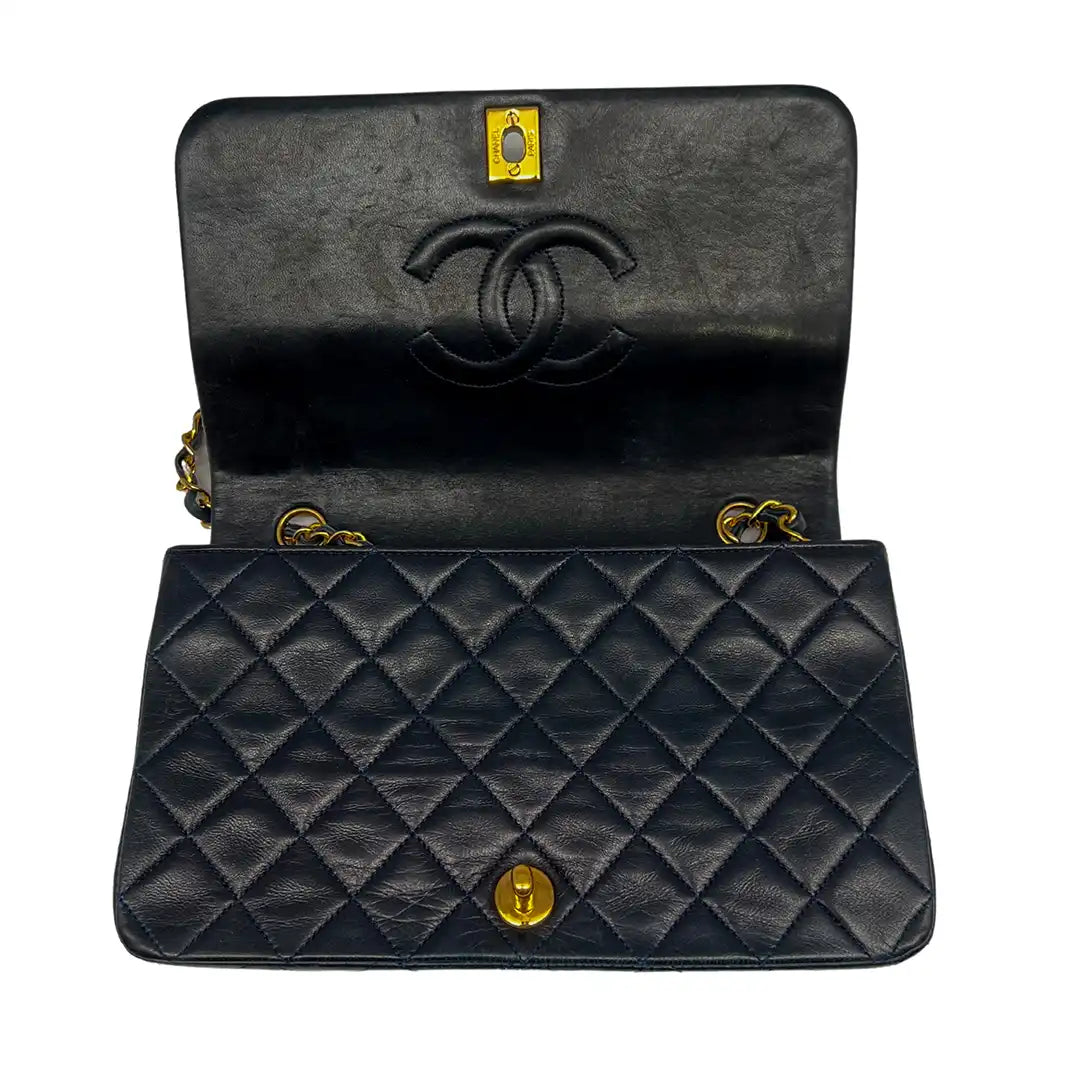 Chanel Timeless Single Flap Small dunkelblaues Lammleder / gut Produkt