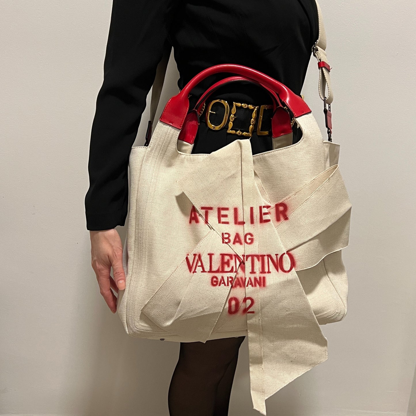 Valentino Garavani Atelier Bag 02 bedruckte Tote Bag aus Canvas mit Lederbesatz / neuwertig Valentino