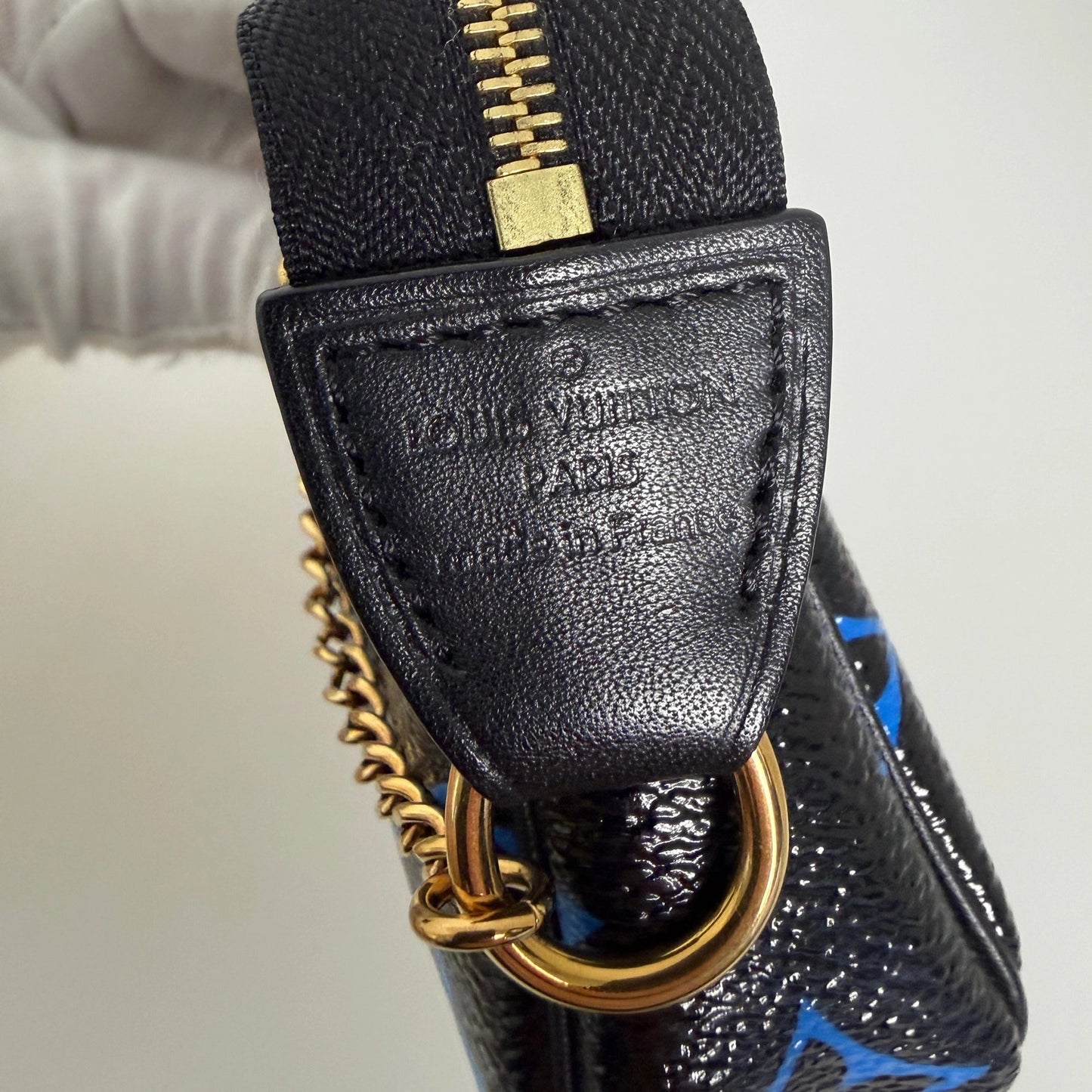 Louis Vuitton Monogram Mini Pochette Accessories schwarz blau / neuwertig Louis Vuitton