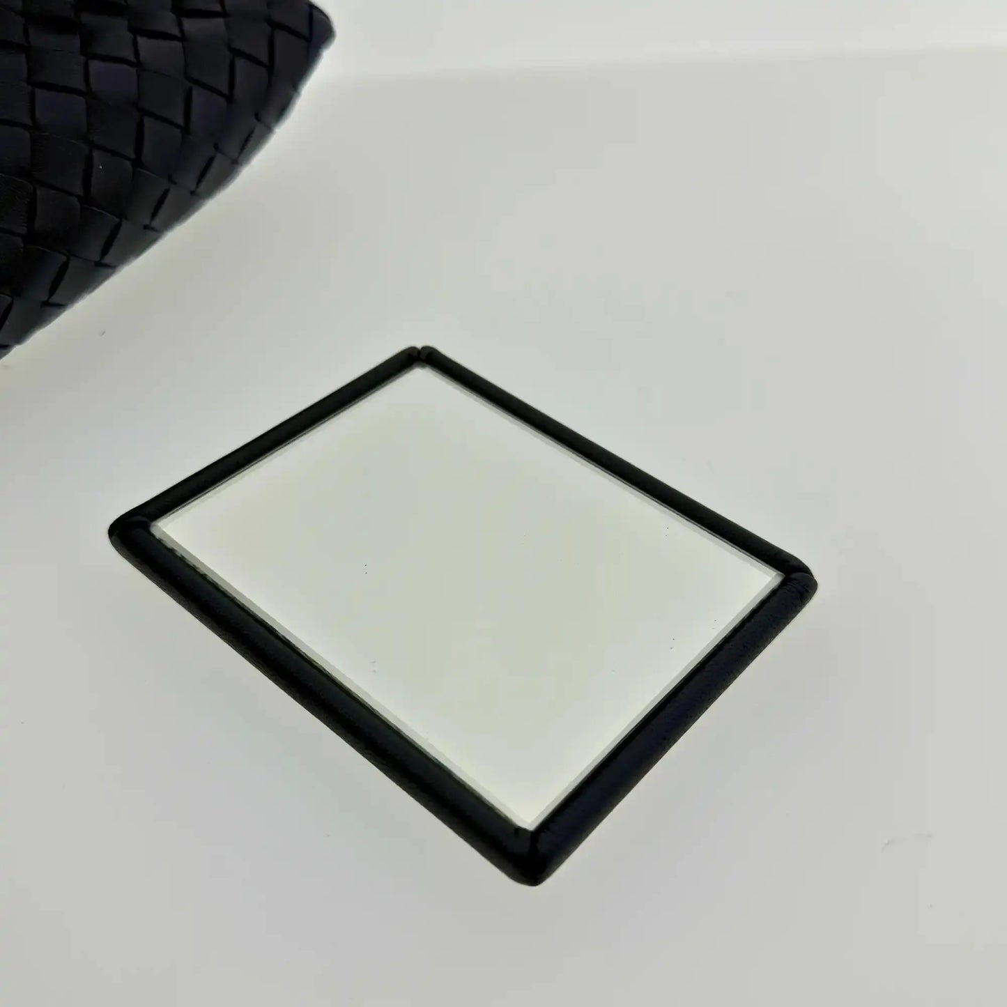 Bottega Veneta The Lauren 1980 Clutch Nappa Intrecciato dunkelblau / sehr gut Bottega Veneta