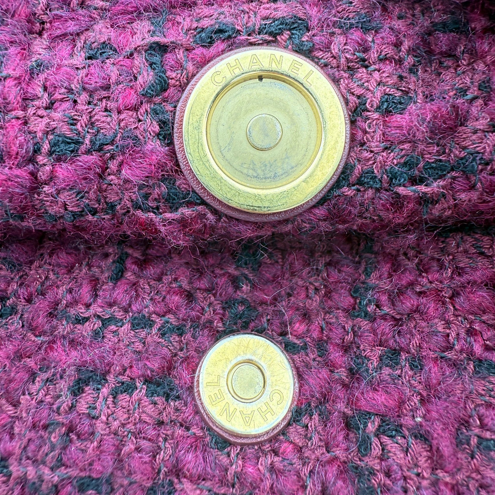 Chanel 22 mittelgroße Hobobag aus Tweed Burgunderrot goldene Hardware / neuwertig Chanel