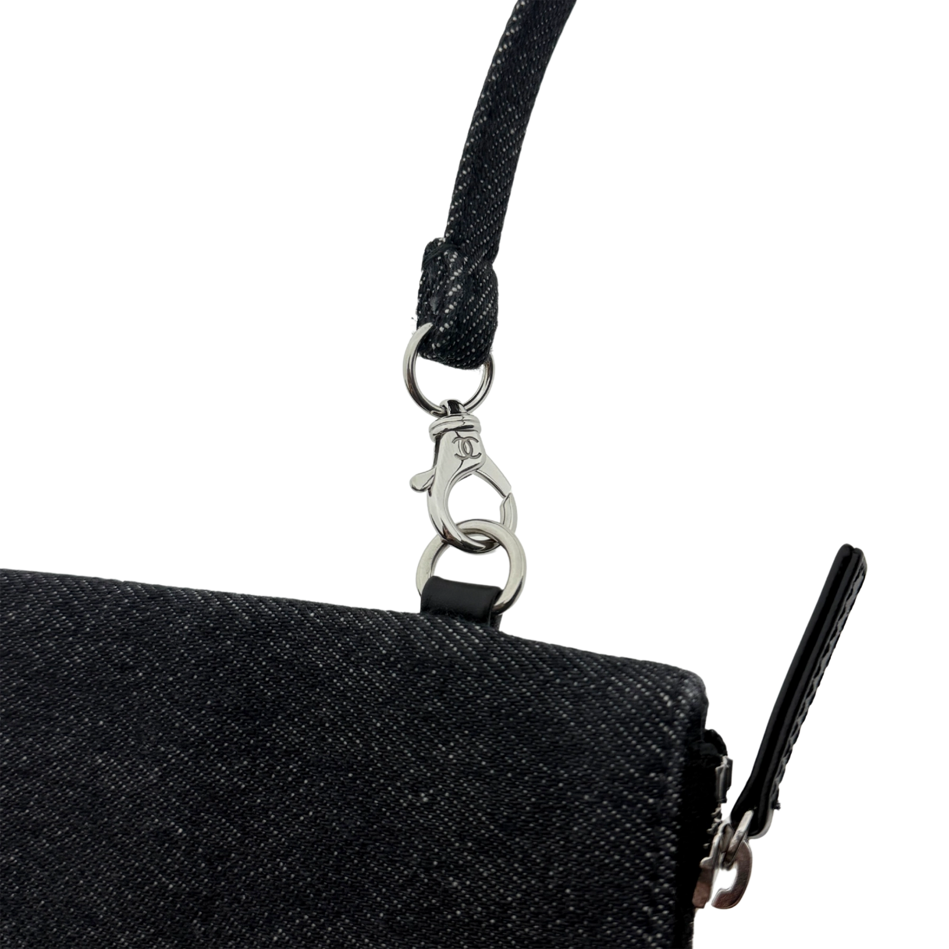 Chanel 22 mittelgroße Hobobag aus Denim Schwarz silberne Hardware / neuwertig Chanel