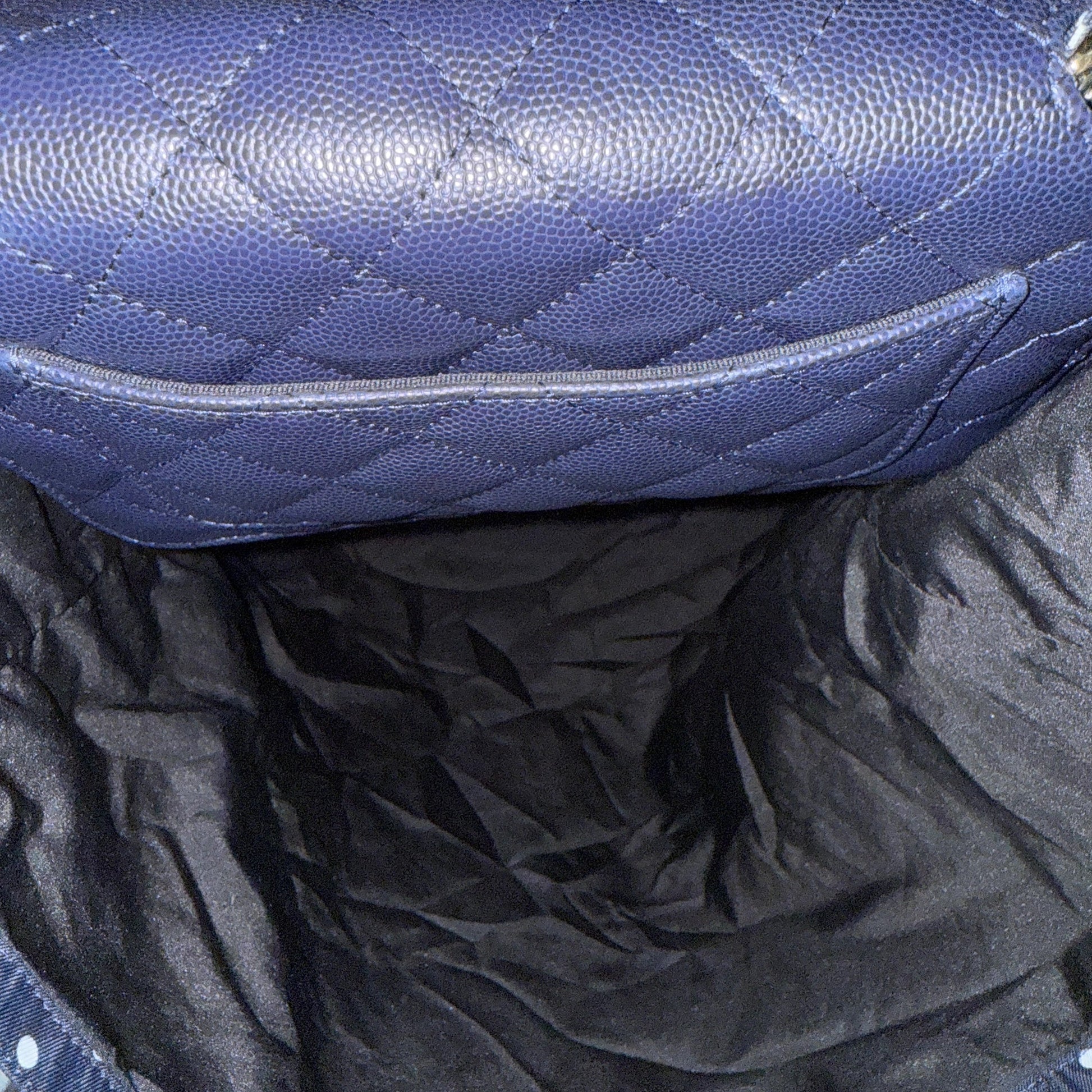 Chanel Quilted Foldable Chain Tote Bag Caviar mit Polka Dots Navyblau / neuwertig Chanel