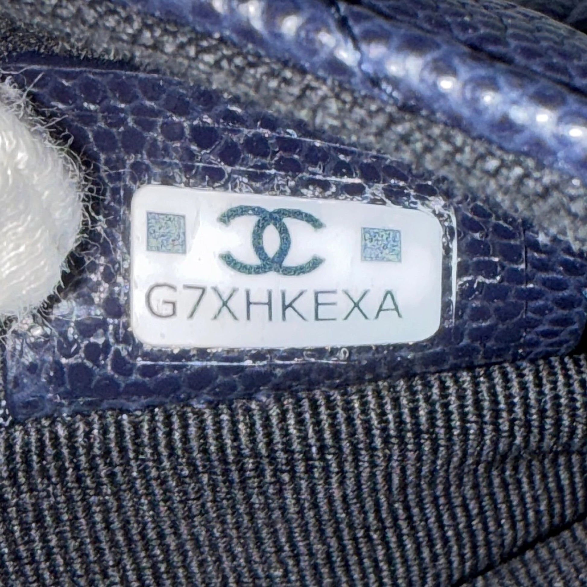 Chanel Quilted Foldable Chain Tote Bag Caviar mit Polka Dots Navyblau / neuwertig Chanel