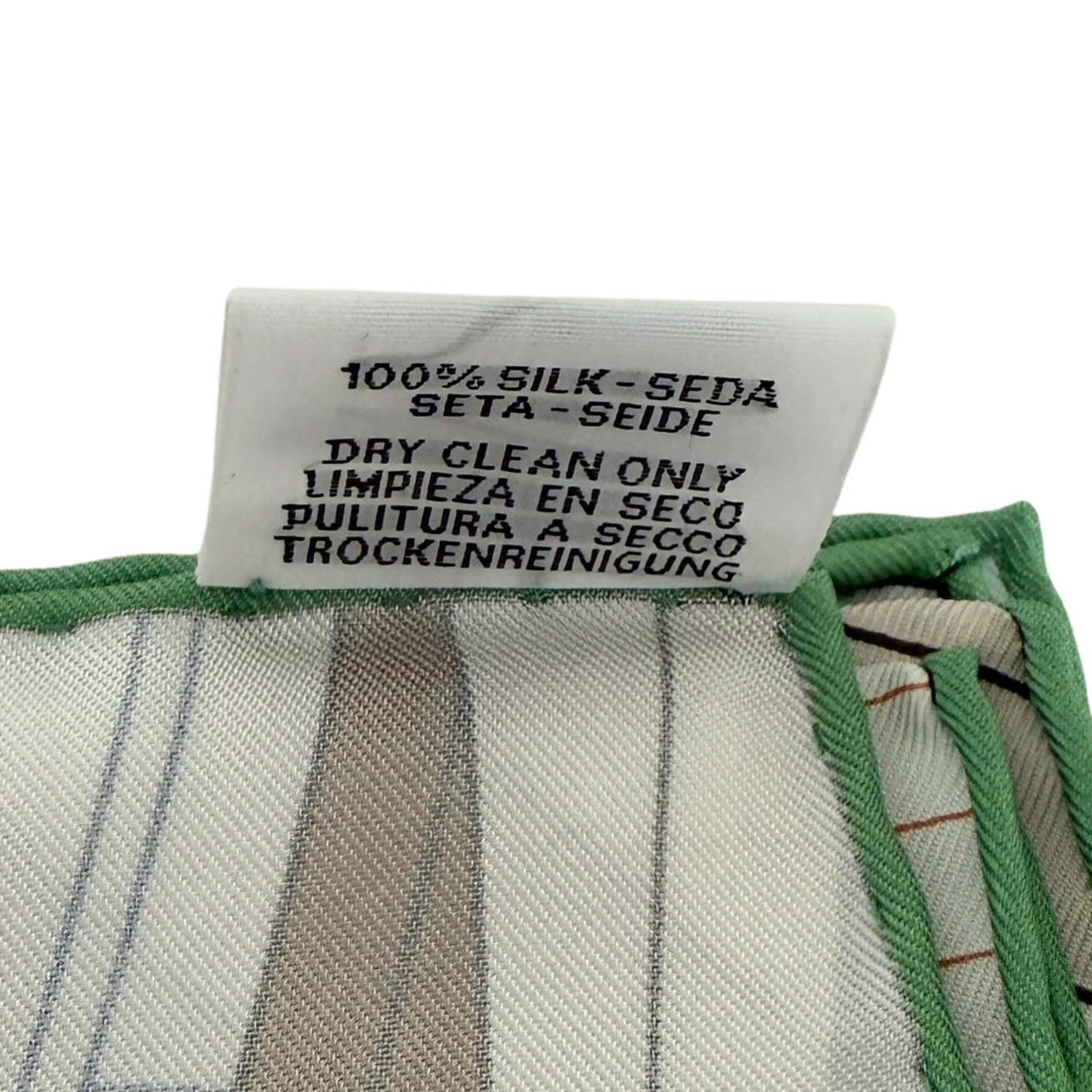 Hermès Carré 90 MYSTERE AU 24 Seidentuch Grau Fullset / neuwertig Hermès