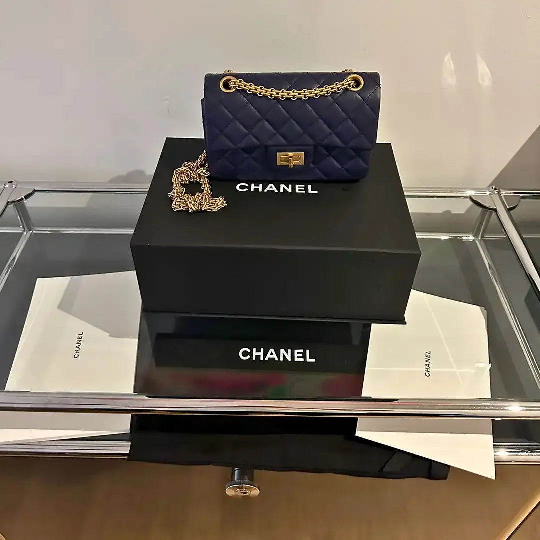 Chanel 2.55 Mini Tasche Kalbsleder in Vintage Optik dunkelblau Fullset / neuwertig Chanel