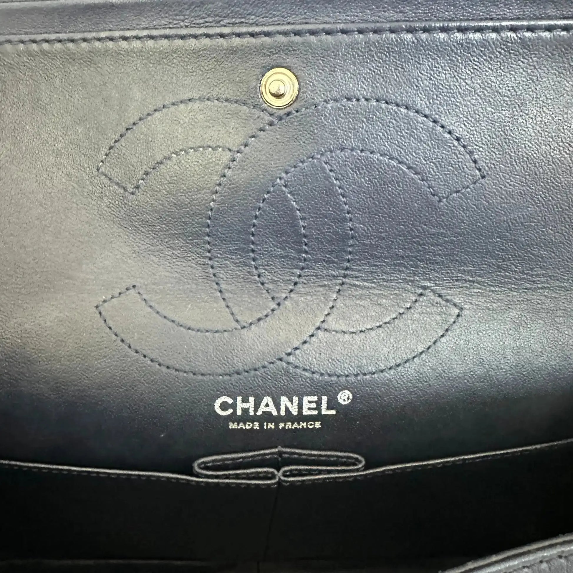 Chanel 2.55 Reissue 226 Medium Double Flap Bag Metallic Kalbsleder dunkelblau / sehr gut Chanel