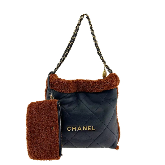 Chanel 22 kleine Hobobag aus Lammleder mit Lammfell / neuwertig Chanel