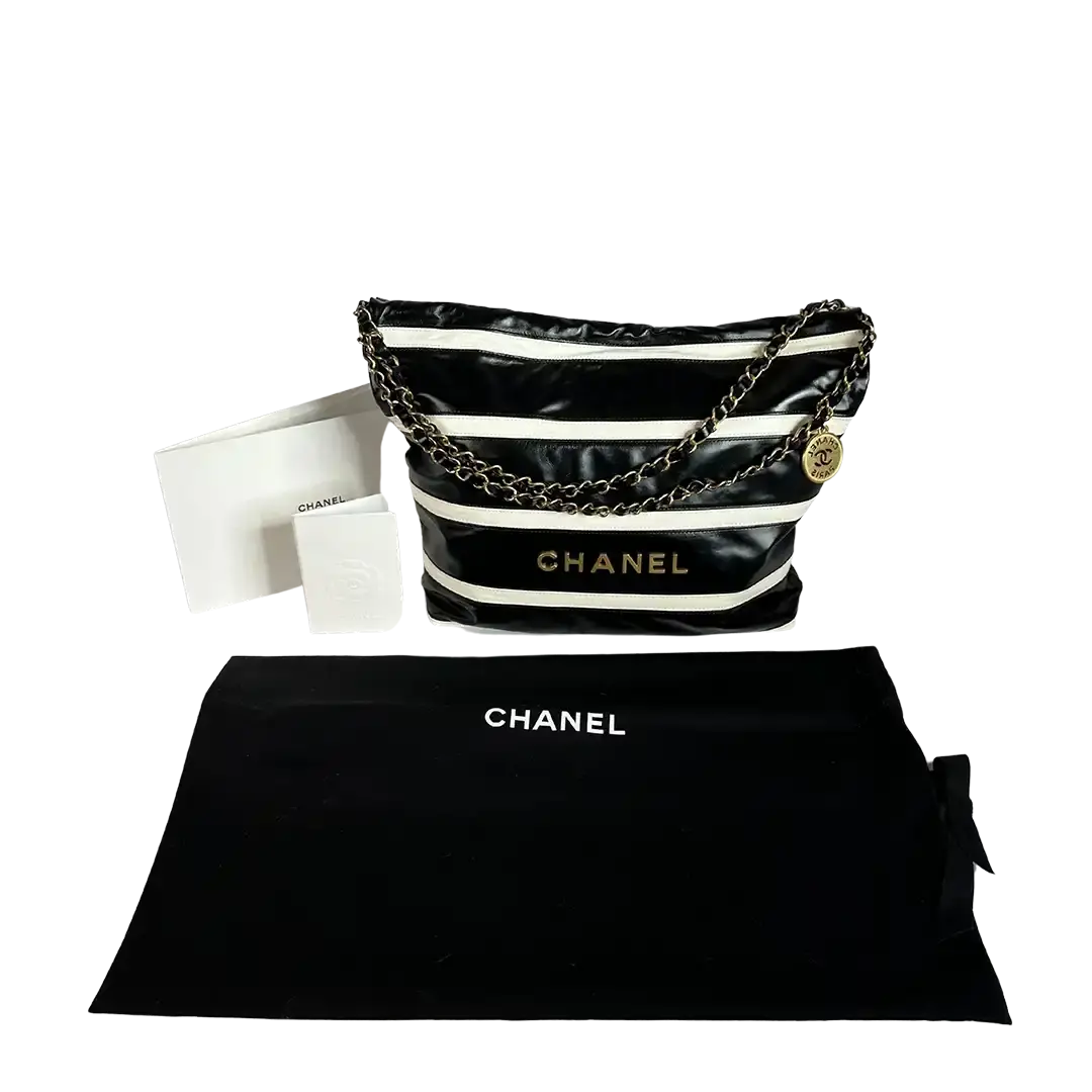 Chanel 22 kleine Hobobag schwarz weiß gestreift 2024 / neuwertig Chanel