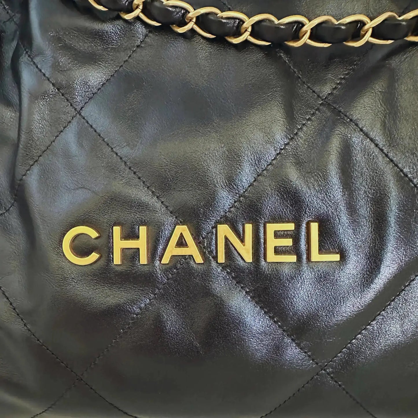 Chanel 22 mittelgoße Hobobag schwarz goldene Hardware 2025 Fullset / ungetragen Chanel