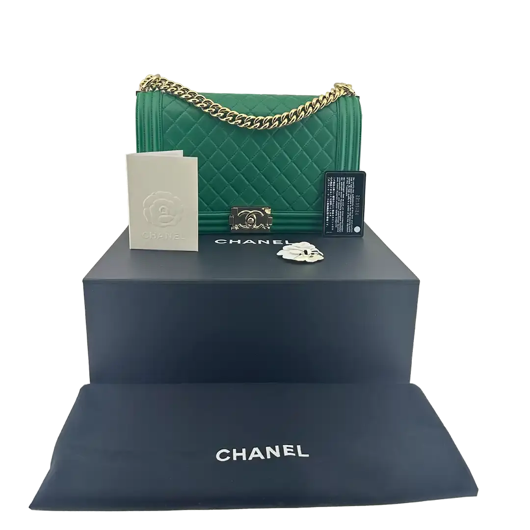 Chanel Boy Medium Lammleder grün Fullset / sehr gut Chanel