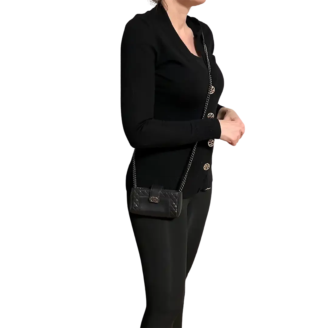 Chanel Boy Reverso Mini Pochette schwarz Kalbsleder / sehr gut Chanel