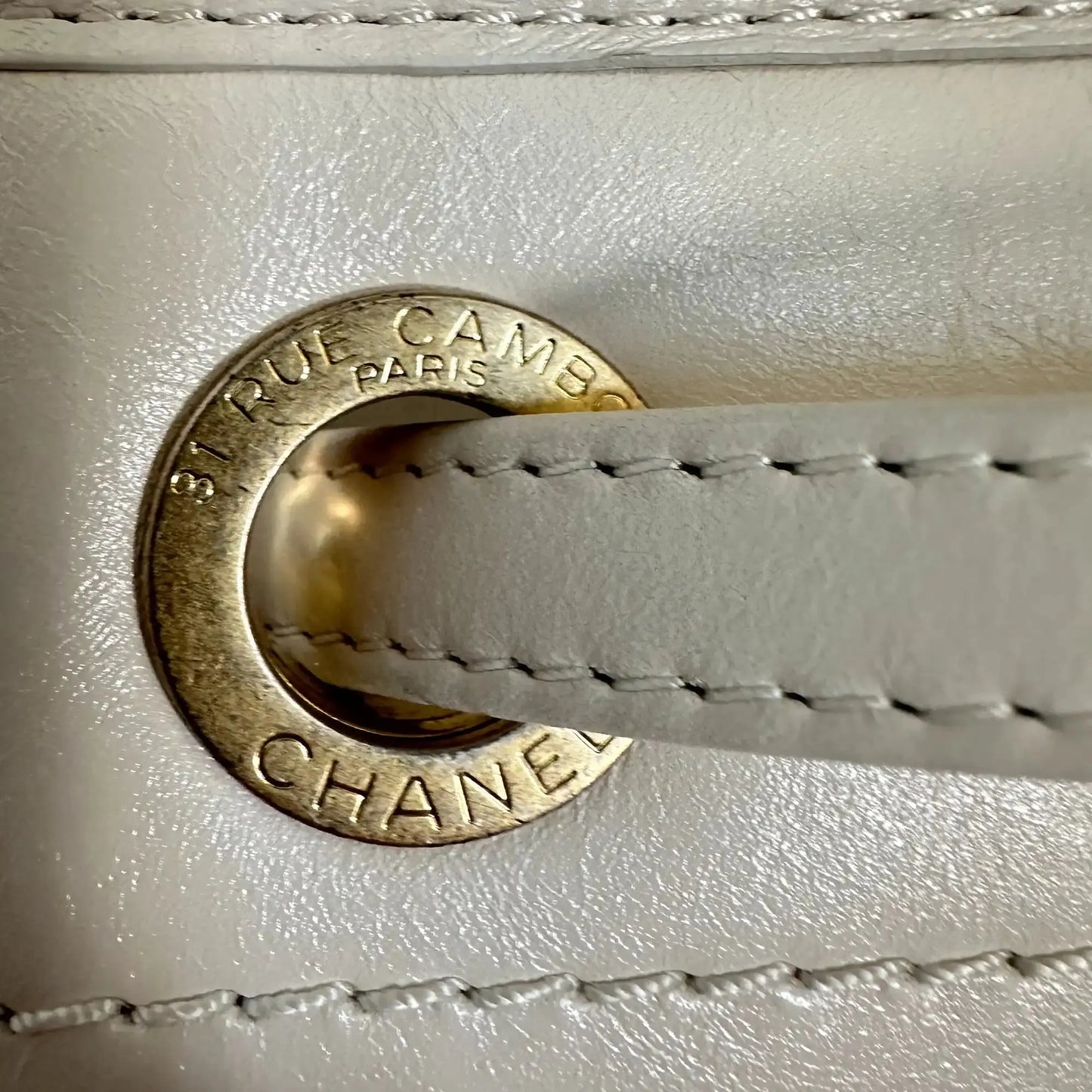 Chanel Deauville Charms Small aged Calfskin 2021 / sehr gut Chanel