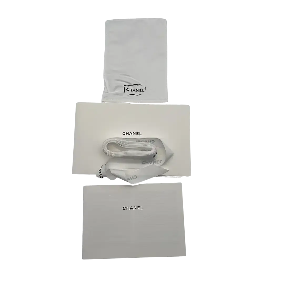 Chanel Deauville Pailetten blau  zubehör