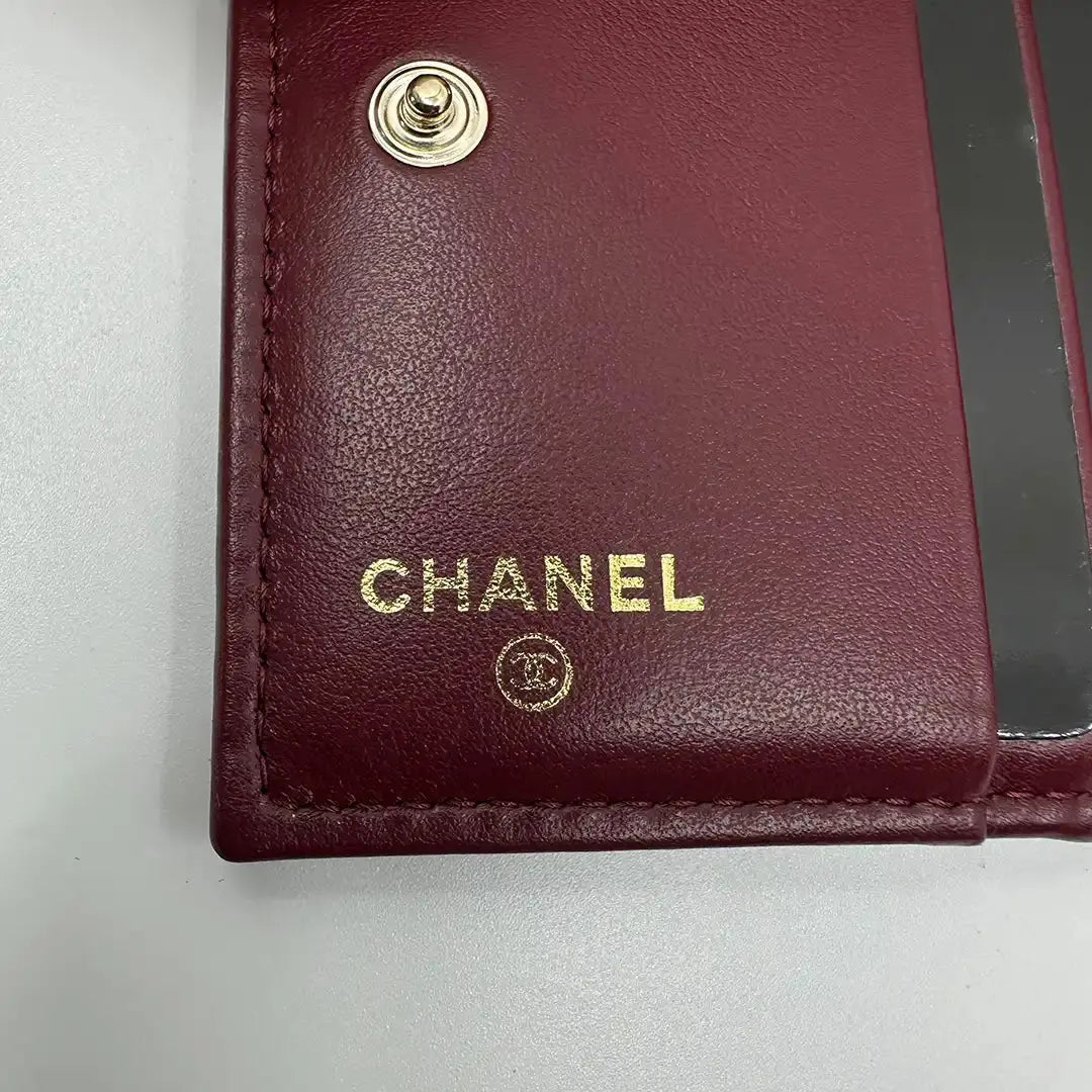 Chanel Geldbörse Bi-fold Kaviarleder Bordeaux / ungetragen Chanel