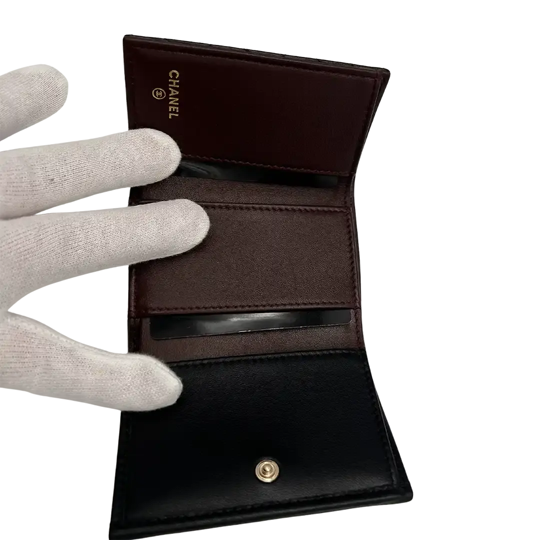 Chanel Timeless Portemonnaie aus Lammleder schwarz / ungetragen Chanel