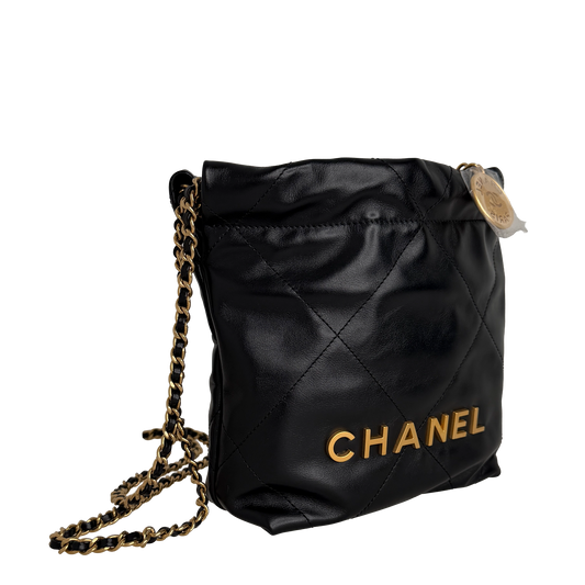 Chanel 22 klein Schwarz glänzenedes Kalbsleder GHW Fullset / neuwertig Chanel