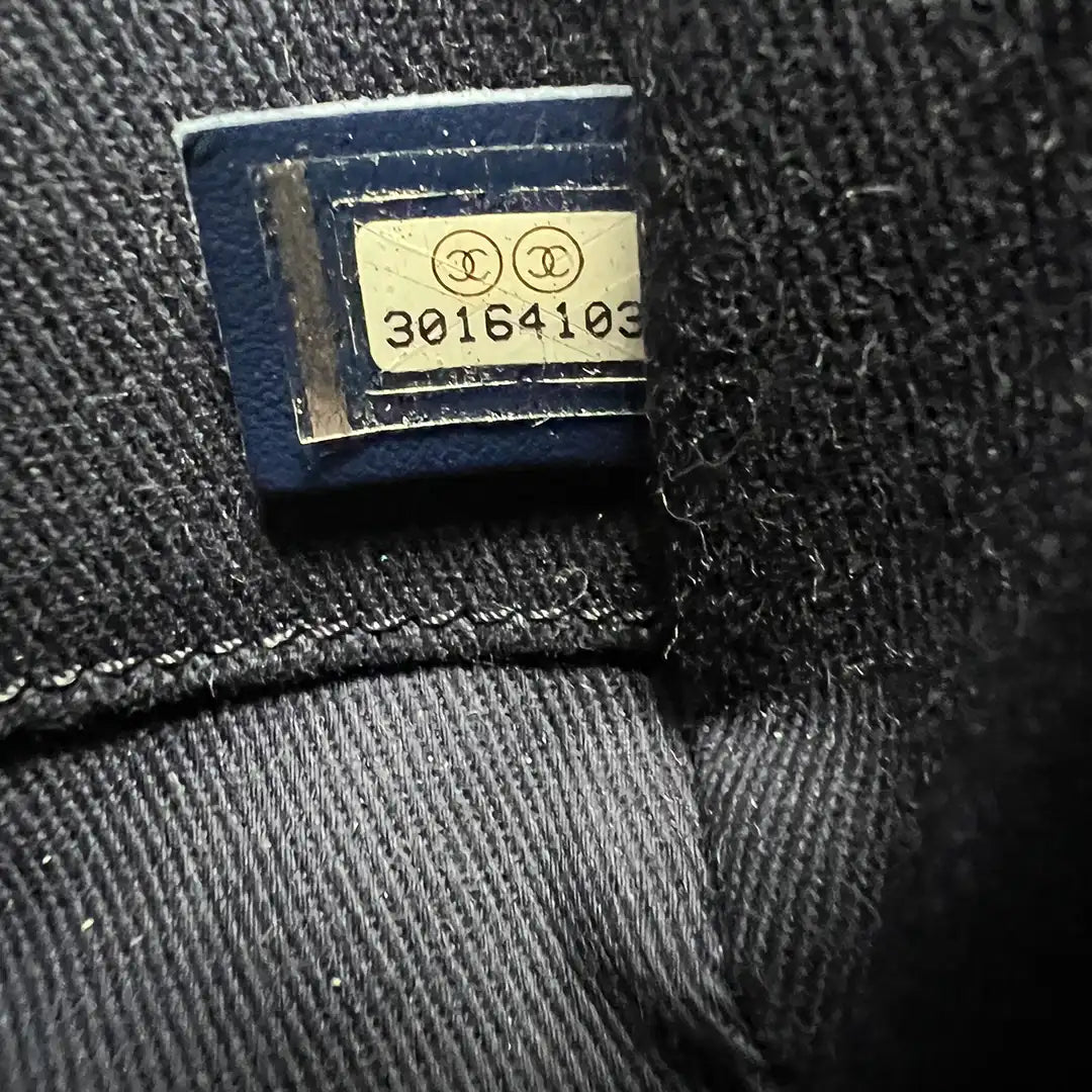 Chanel Deauville Pailetten blau seriennnummer