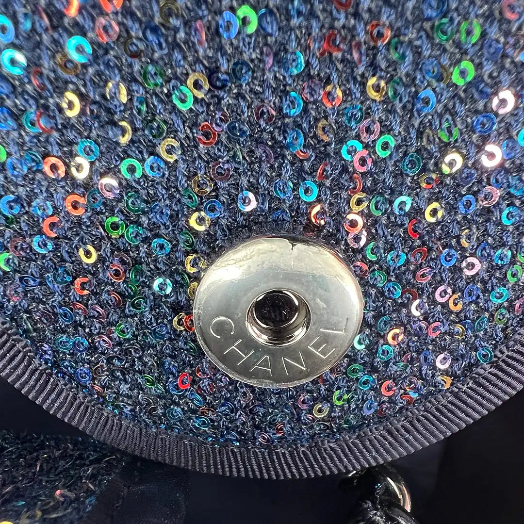 Chanel Deauville Pailetten blau knopf