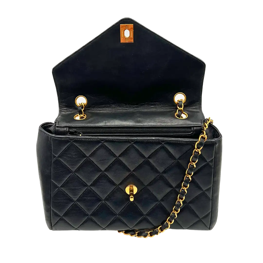 Chanel Vintage Bag offen