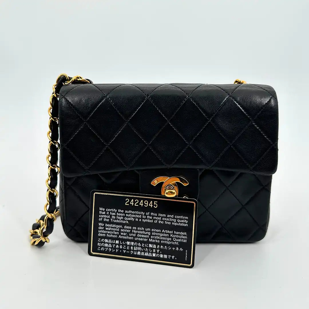 Chanel Vintage Mini Classic Flap Schultertasche Lammleder Chanel