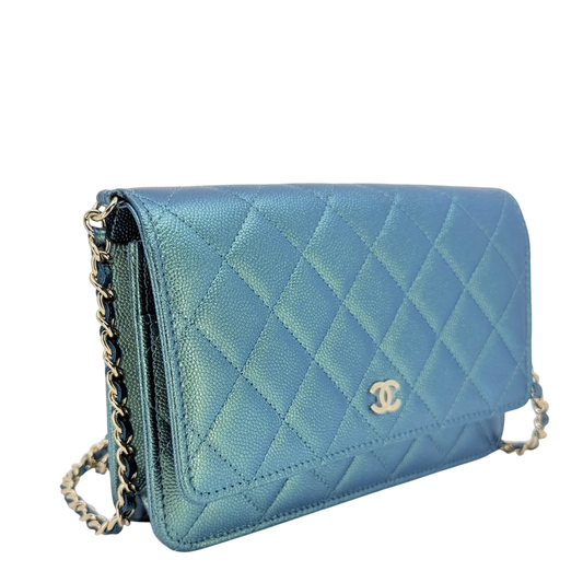 Chanel Classic Wallet on Chain WOC Iridescent Caviar Grün Gold Chanel