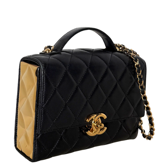 Chanel Matelassé Schultertasche mit goldener Hardware Schwarz / sehr gut Chanel