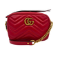 Gucci kleine GG Marmont Schultertasche aus Matelassé rot Fullset / neuwertig Gucci