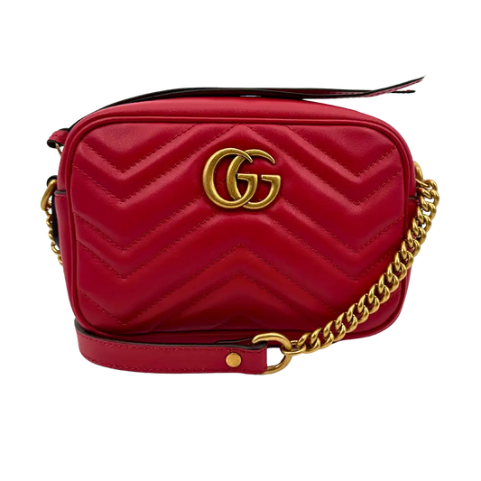 Gucci kleine GG Marmont Schultertasche aus Matelassé rot Fullset / neuwertig Gucci