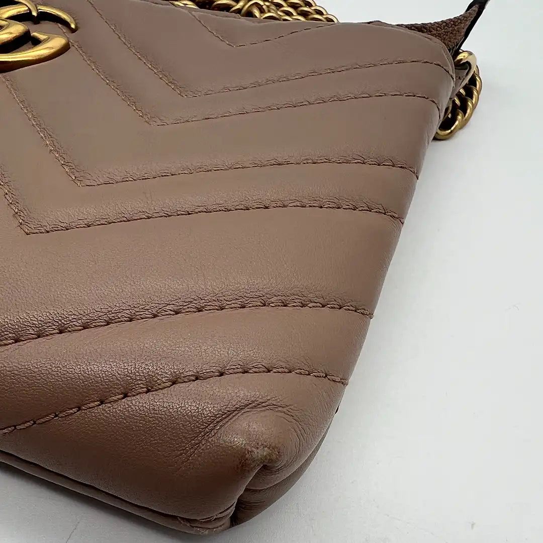 Gucci GG Marmont Matelasse Walle on Chain Mini Tasche mit Kette / gut Gucci