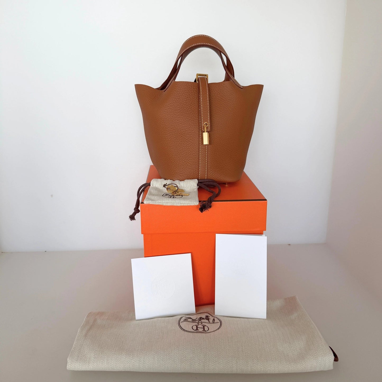 Hermès Picotin 18 Taurillon Clémence braun goldene Hardware 2025 Fullset / neuwertig Hermès
