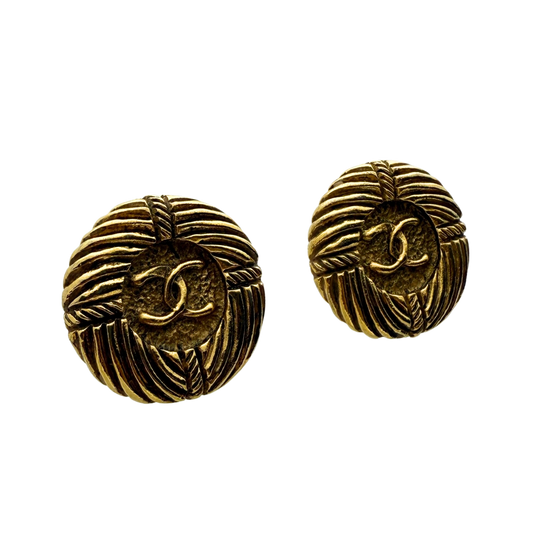 Chanel Round Clip-On Earrings with Rope Pattern Gold / very good