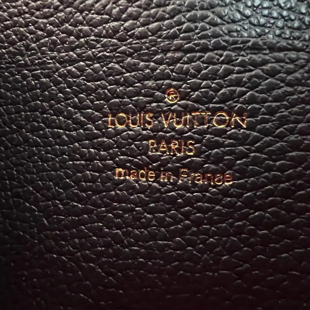 Louis Vuitton Pochette Melanie MM Marine Rouge Empreinte Leder / neuwertig Louis Vuitton