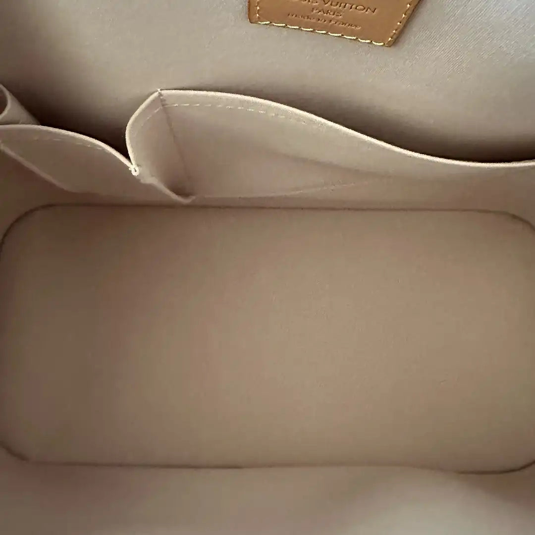 Louis Vuitton Alma GM Vernis Leder beige / neuwertig Louis Vuitton