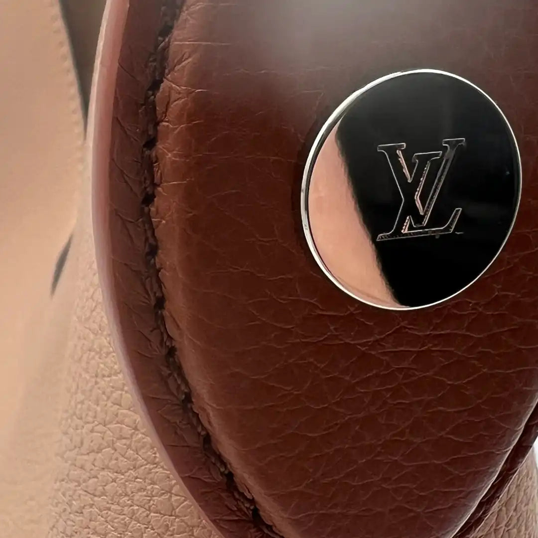Louis Vuitton Lockme Hobo Leder Schultertasche beige M44330 / neuwertig Louis Vuitton