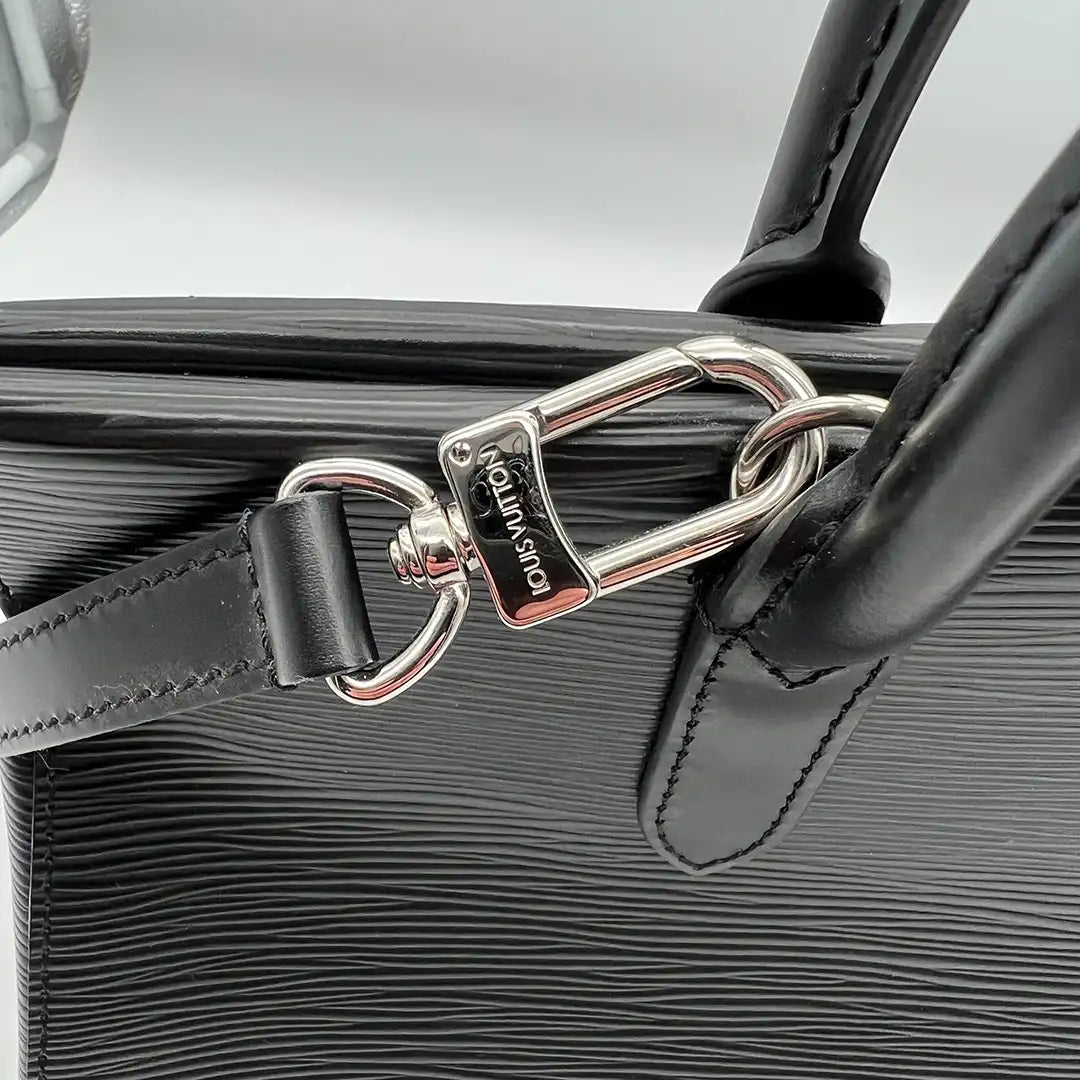 Louis Vuitton Marly Epi Leder hardware