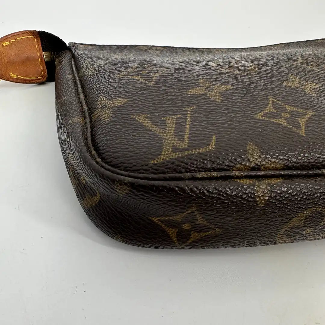 Louis Vuitton Pochette Accessoires Monogram Canvas / gut Louis Vuitton