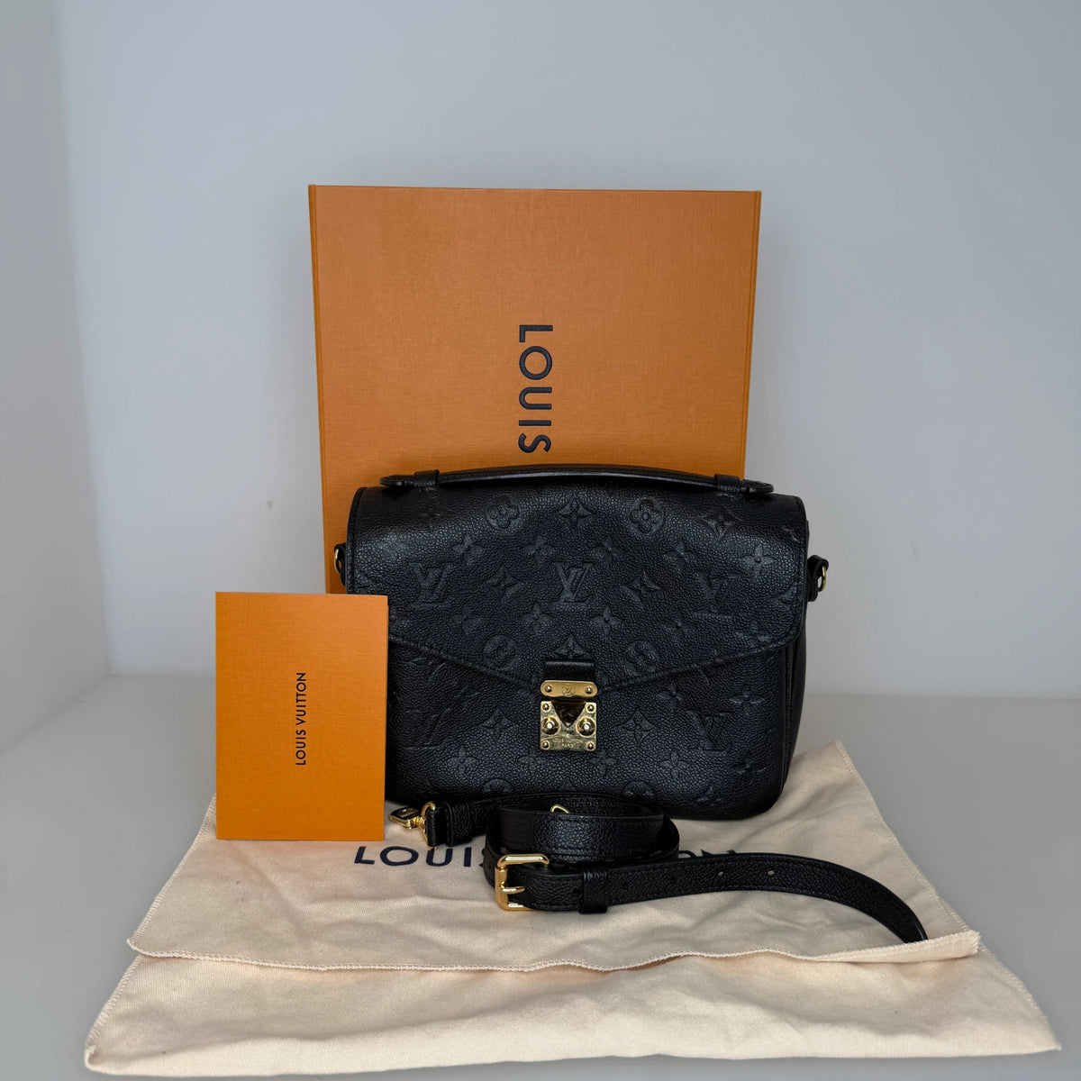 Louis Vuitton Pochette Métis Monogram Empreinte Schwarz Gold Louis Vuitton