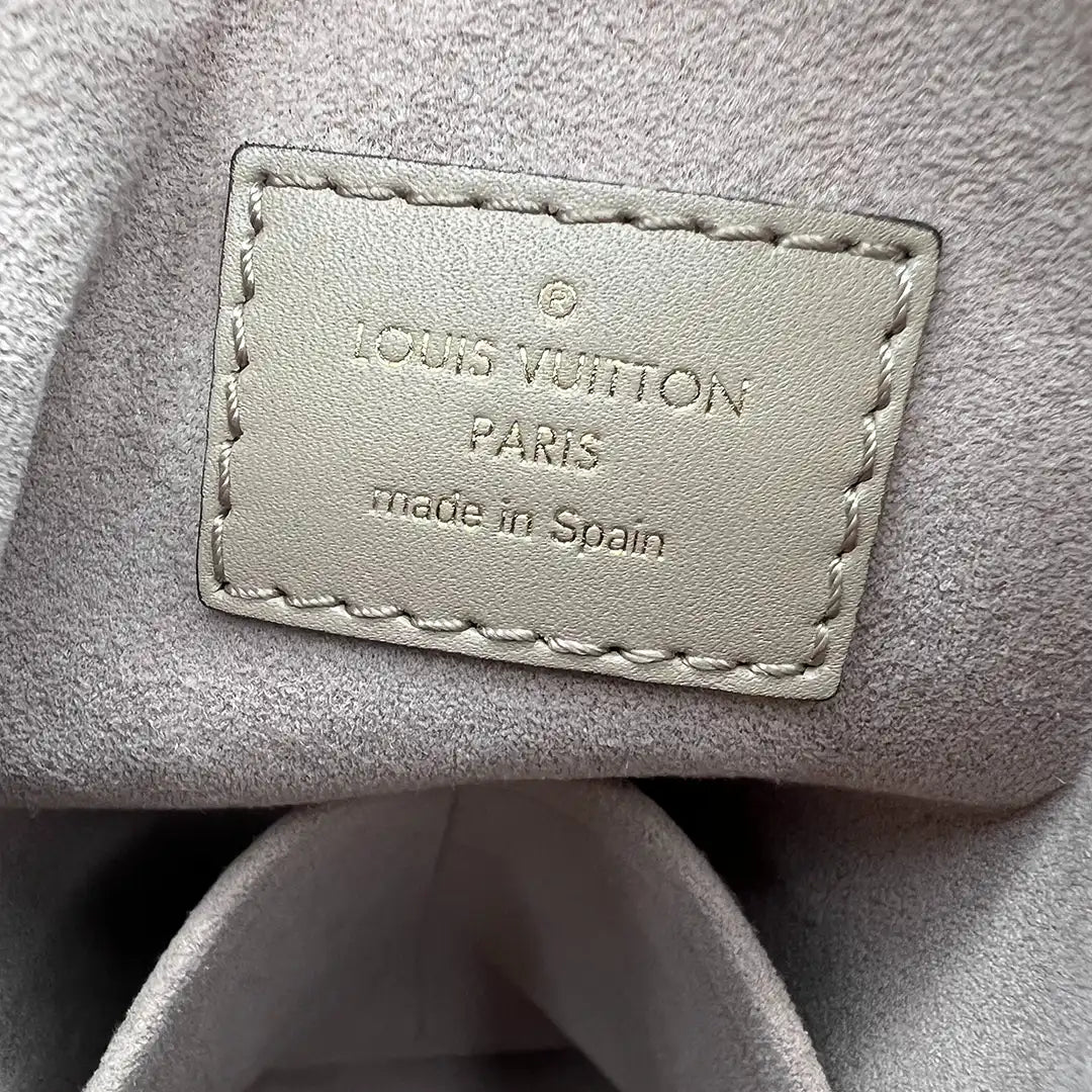 Louis Vuitton V Tote MM Monogram Tourterelle Empreinte Leder grau / neuwertig Louis Vuitton