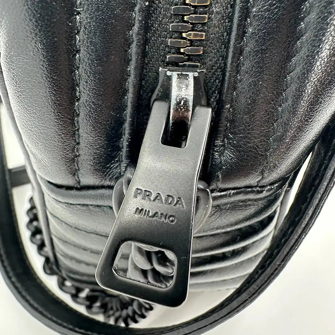 Prada Camera Bag All Black Edition / sehr gut Prada