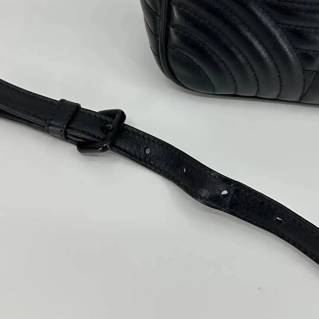 Prada Camera Bag All Black Edition / sehr gut Prada