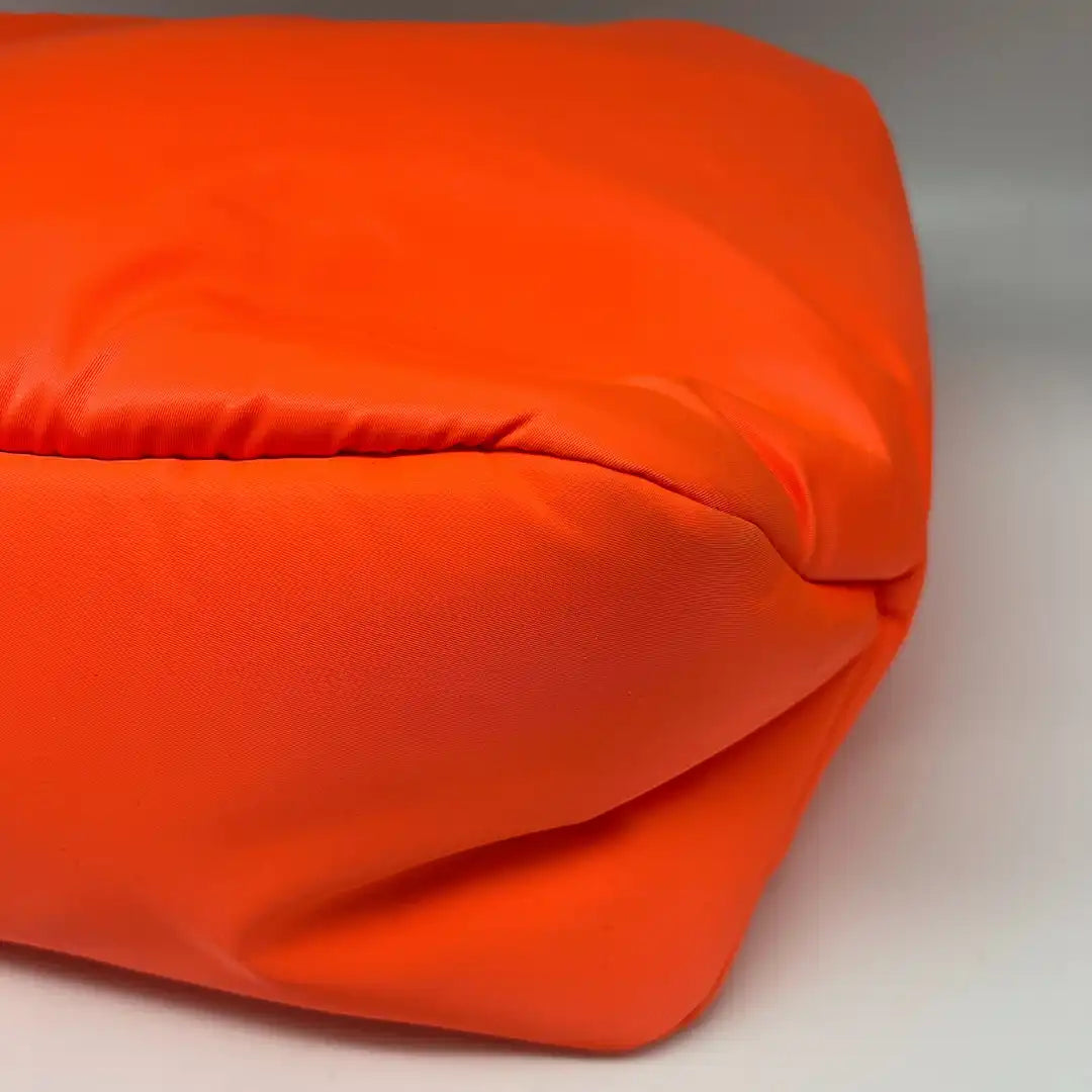 Prada Tessuto Puffer Nylon Shopping Tasche groß neon orange / sehr gut Prada