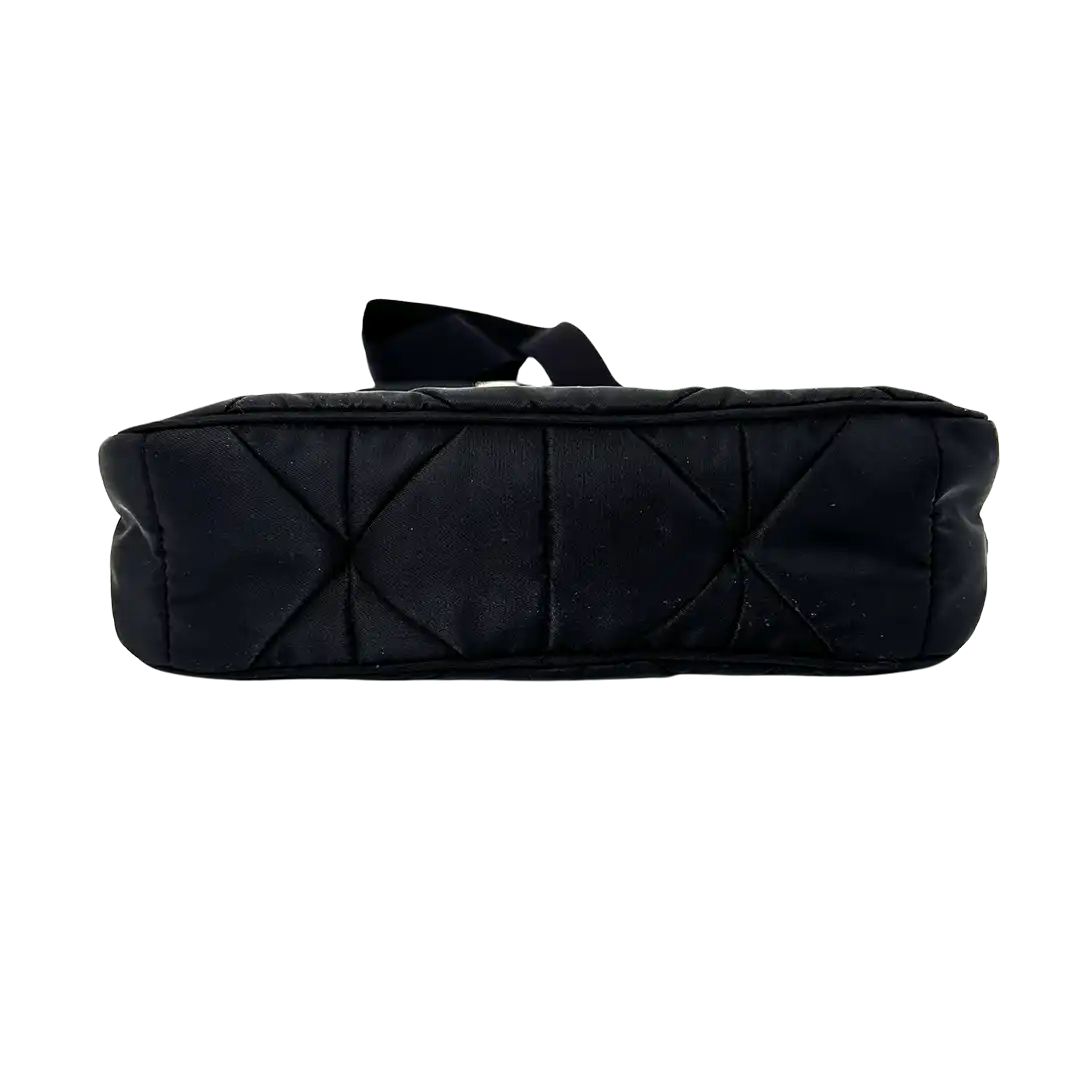Prada Hobo Tasche Re-Nylon Padded Schultertasche schwarz / neuwertig Prada