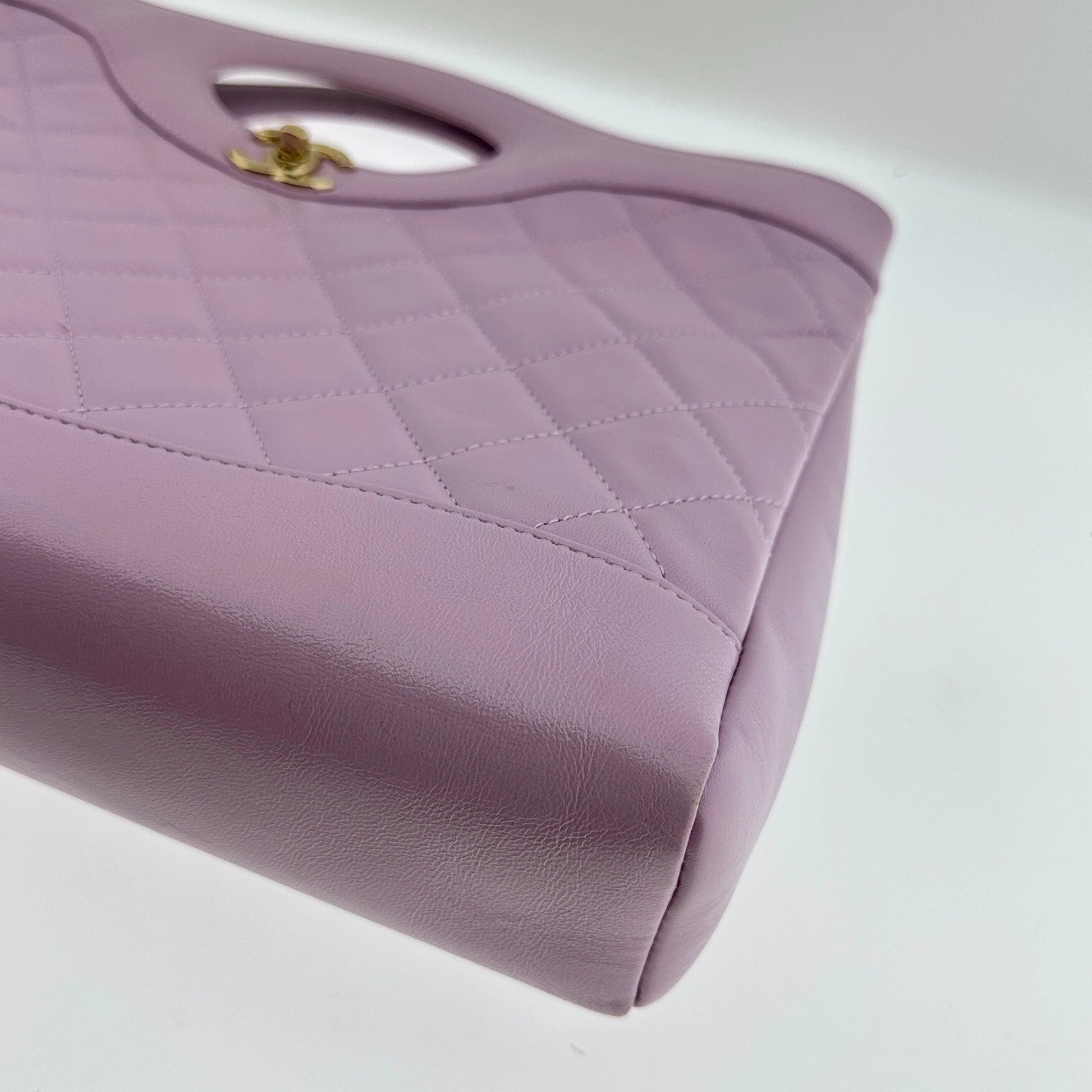 Chanel 31 light purple glänzendes Lammleder Shopper / sehr gut Louis Vuitton